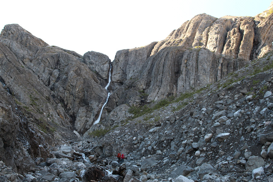 On my descent, I came down one of the chutes on the right. Not recommended!