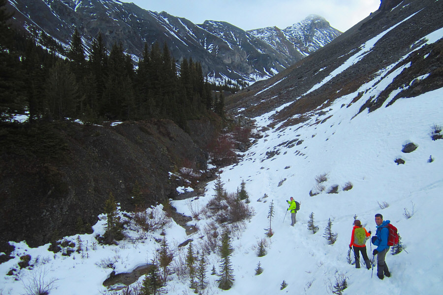 Nope, my jacket doesn't come with batteries!