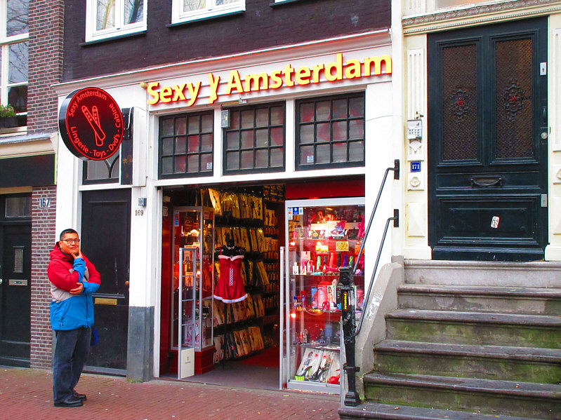 Hmm...I'm trying to picture Zosia in one of these outfits...