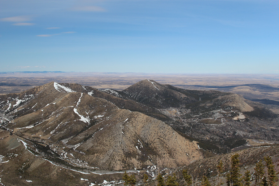 Looks like another good hike to do in the near future...