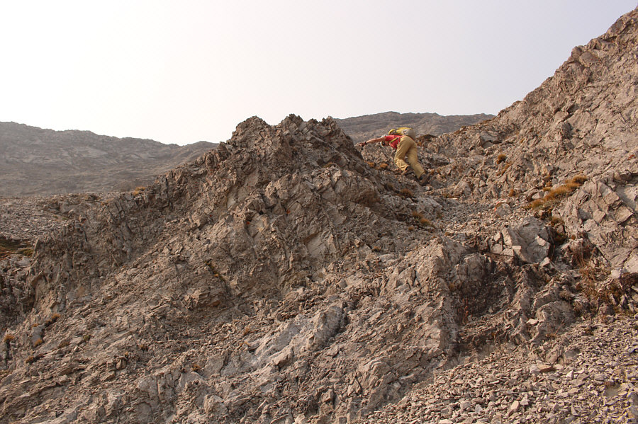 It's a good idea to build some cairns or place some flagging tape on the way up.