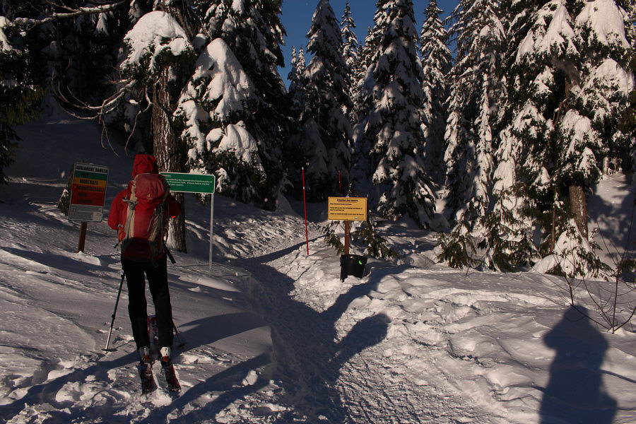 The avalanche danger is rated "Considerable"!