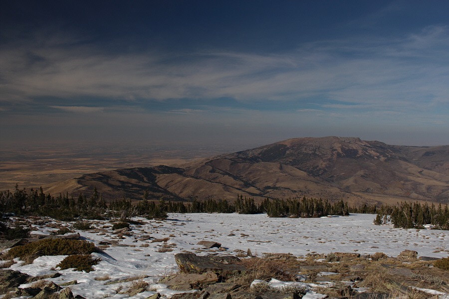 Yep, the mountain is still there to the north!