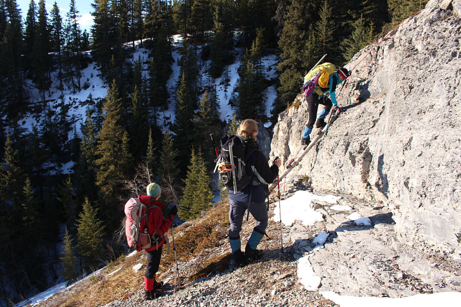 For the record, I touched neither the ladder nor the rope while scrambling up the cliff band!