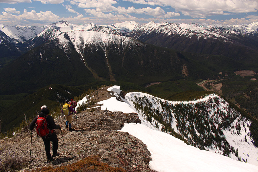 Looks like a nice toboggan run down the west ridge!
