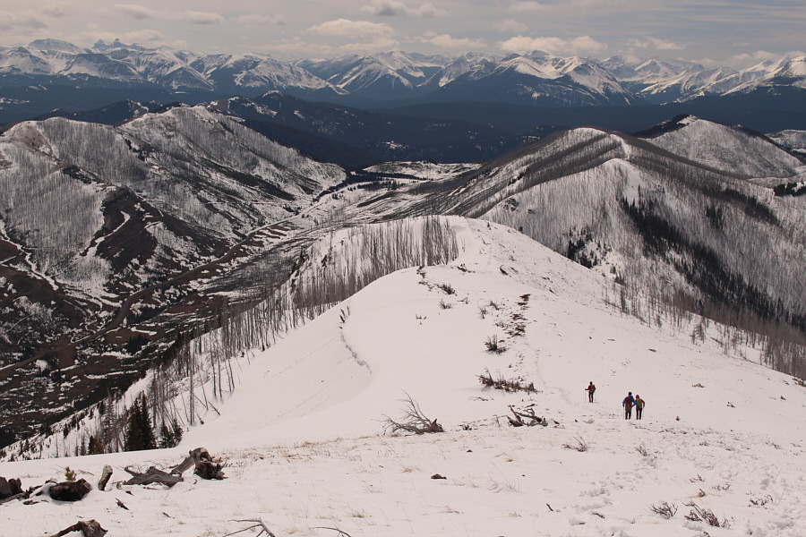There are definitely some nice ridgewalks here worth coming back for...