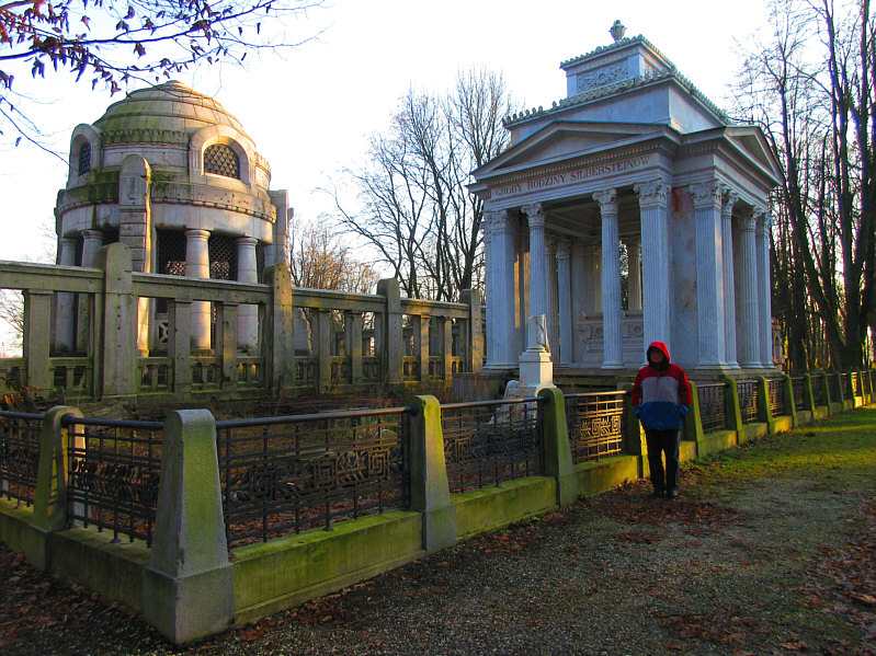 I look kinda creepy in this photo...