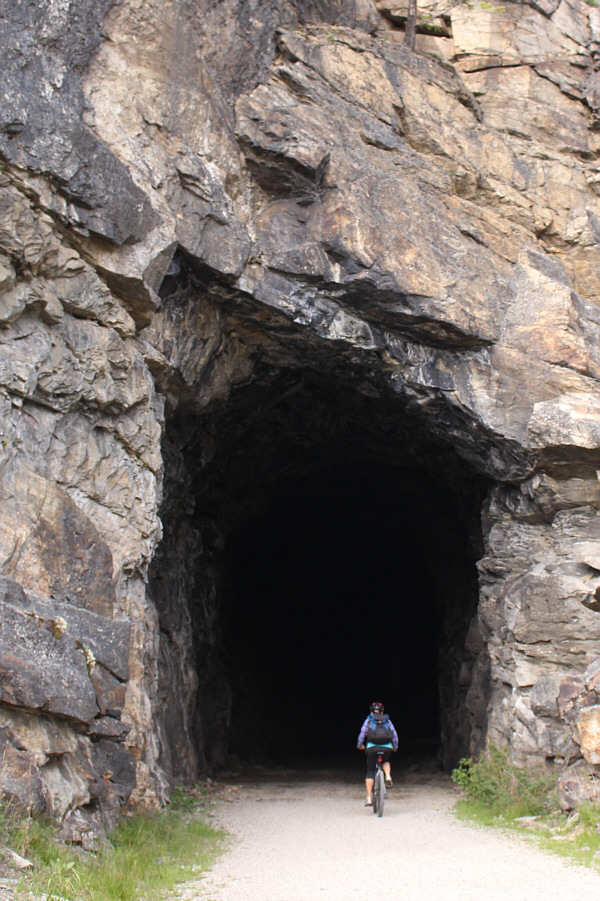 Please turn on your headlights.