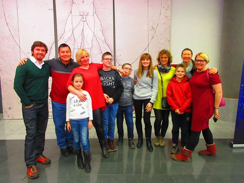 Nice penis in the background!