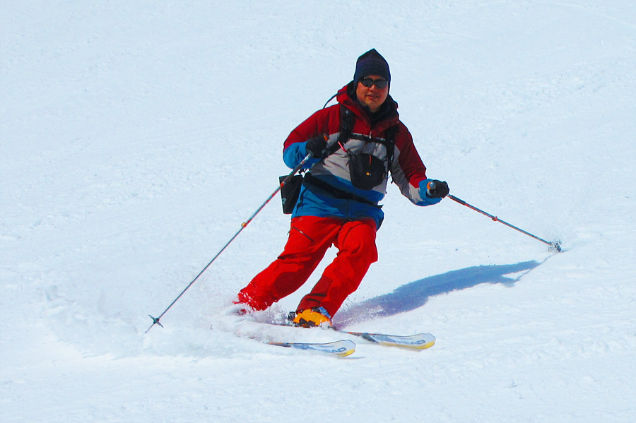 I was also happy to see some bikini-clad female snow boarders go by!