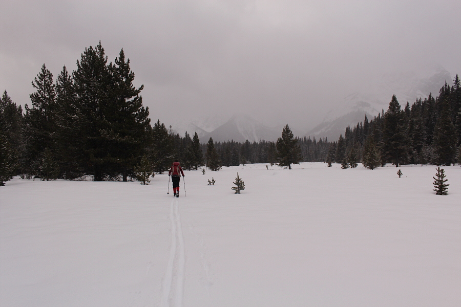 Route-finding can be a little tricky here in winter, so bringing a GPS is highly recommended.