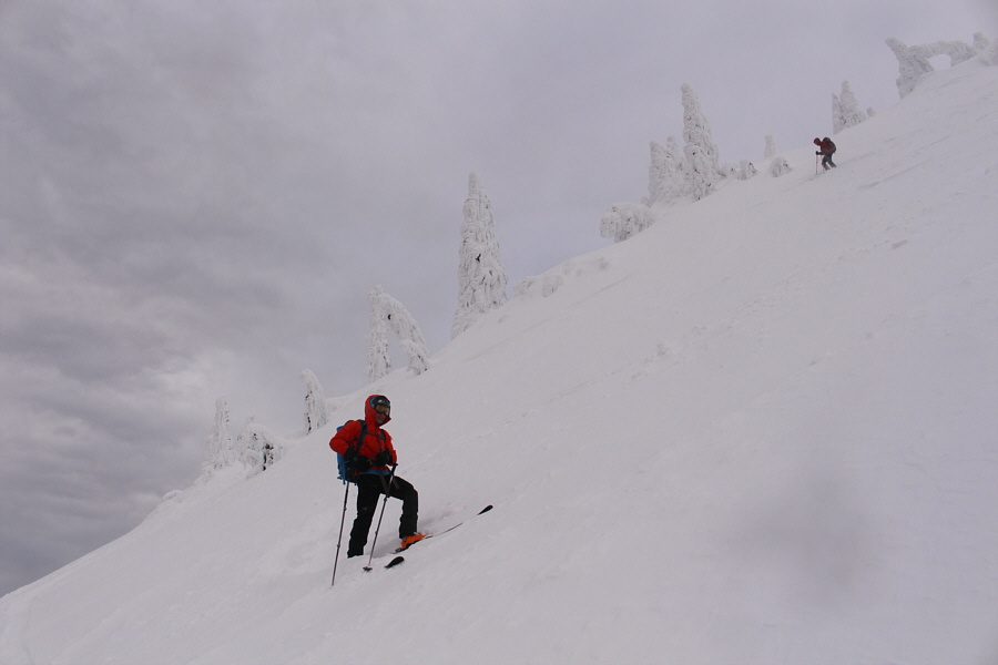 Just before this, I turned around when I couldn't see what was over the edge of a very convex slope (or cliff)!