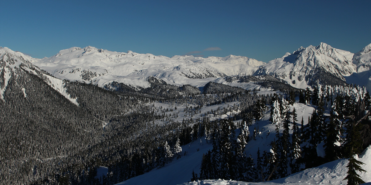 Can you spot the Elfin Lakes ranger cabin?