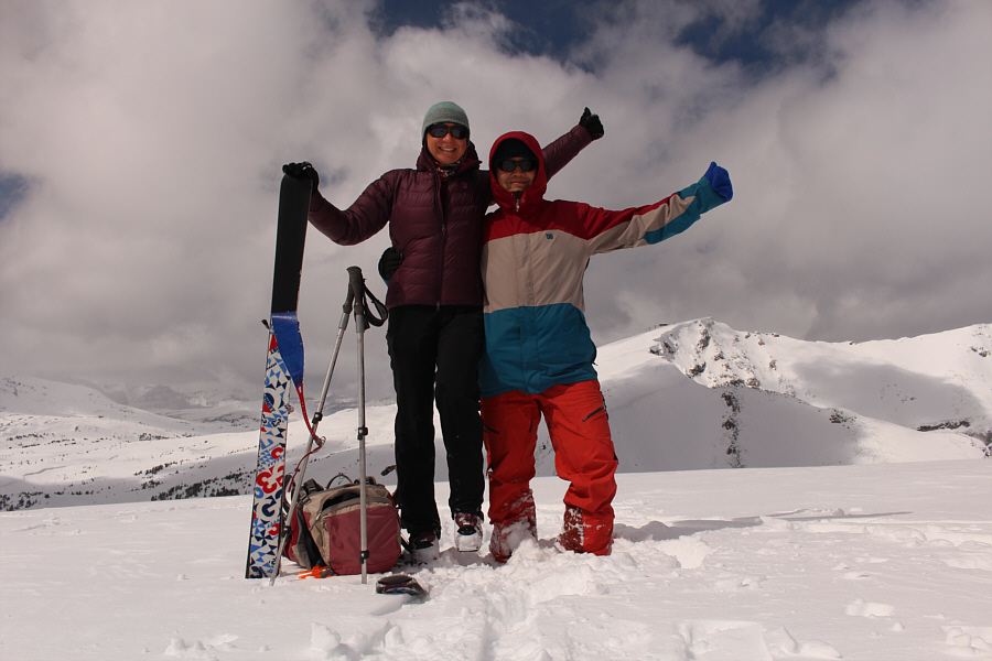 I think I caught Zosia stripping...her skins!