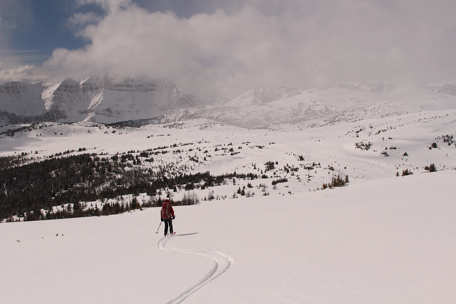 If you were daring, you could probably tuck down this slope...