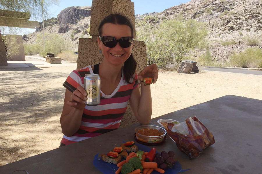 Diet root beer and veggie hor d'oeuvres--mmmmmm!!!