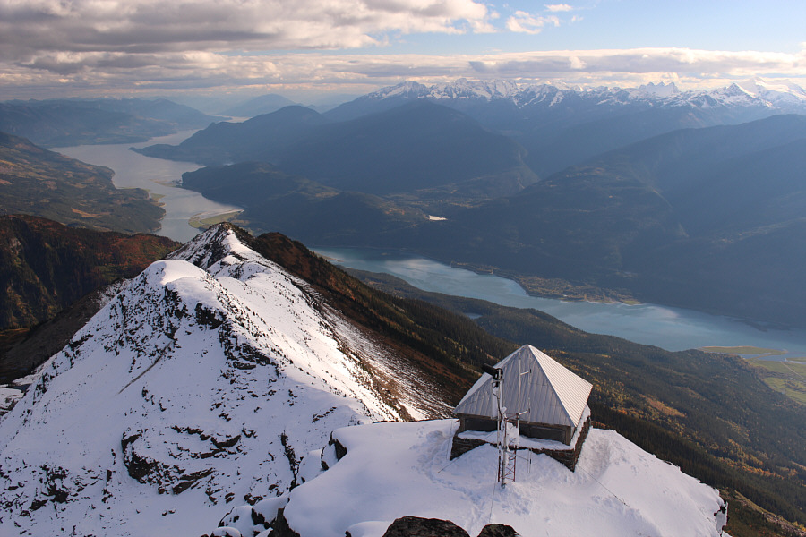 That mysterious smoke is still going!