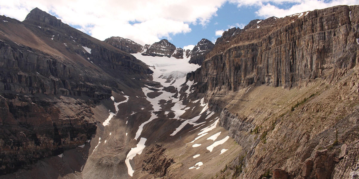 Apparently, this valley is used as a ski ascent route for Mount Niblock.