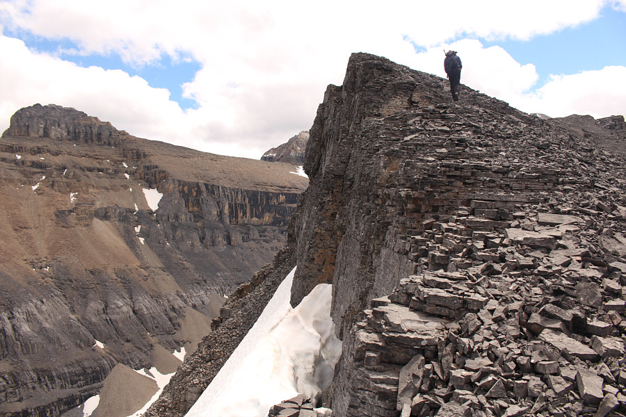 I think Bob even has his hands in his pockets...and is whistling!