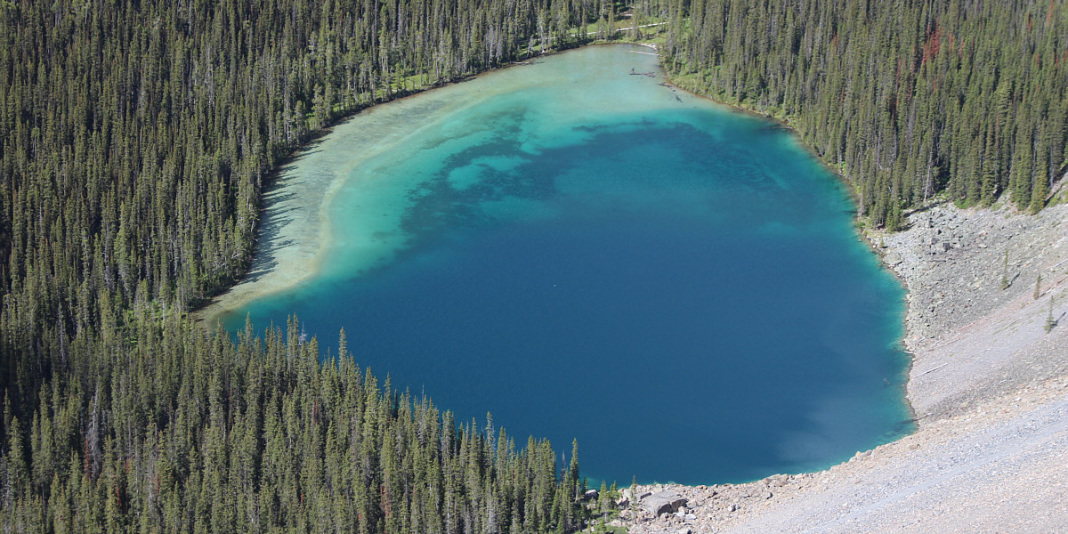 A surprisingly gorgeous lake when viewed from above!
