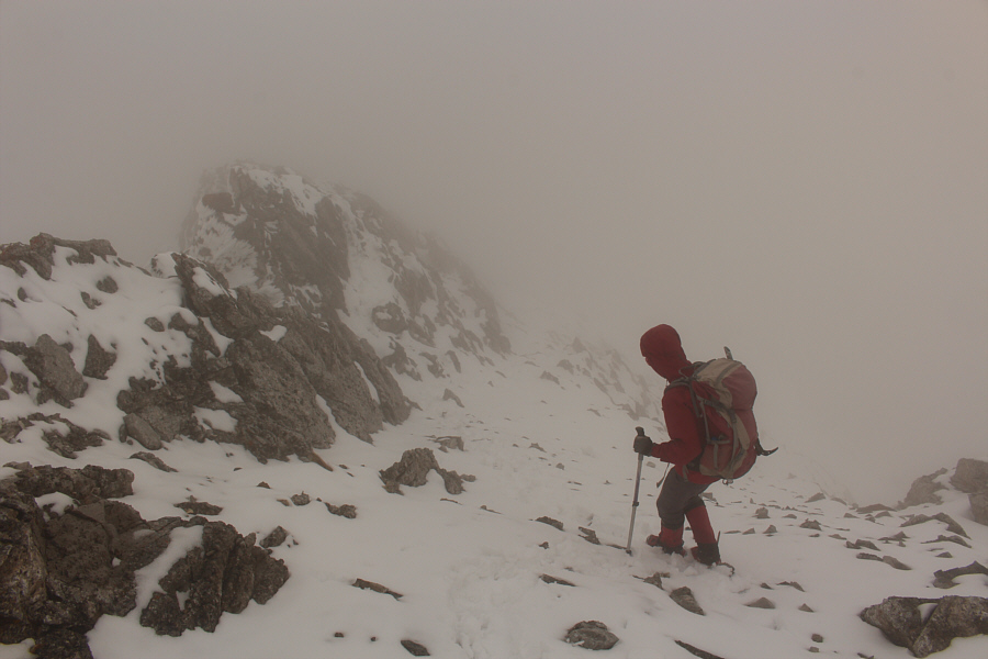 This is the correct route off the false summit.