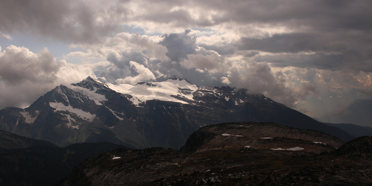 Although the peak at centre is the gazetted summit of Mount English, the two peaks to the left of the glacier are actually higher!