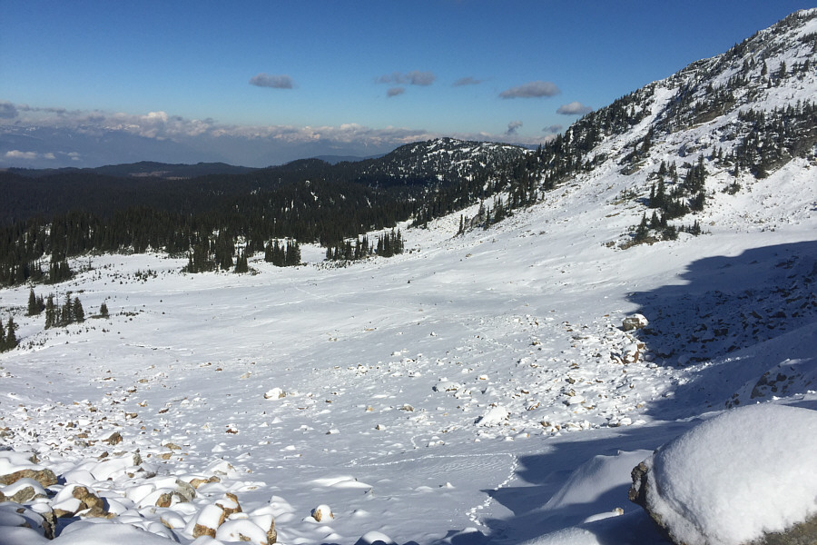 This would be a fine place for a ski tour later in the winter!