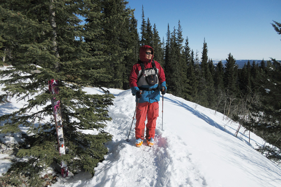 Those are actually Zosia's skis leaning against the tree.
