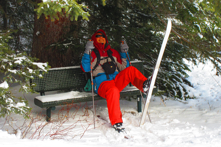 Look at all the snow stuck to the grip zone of my ski!