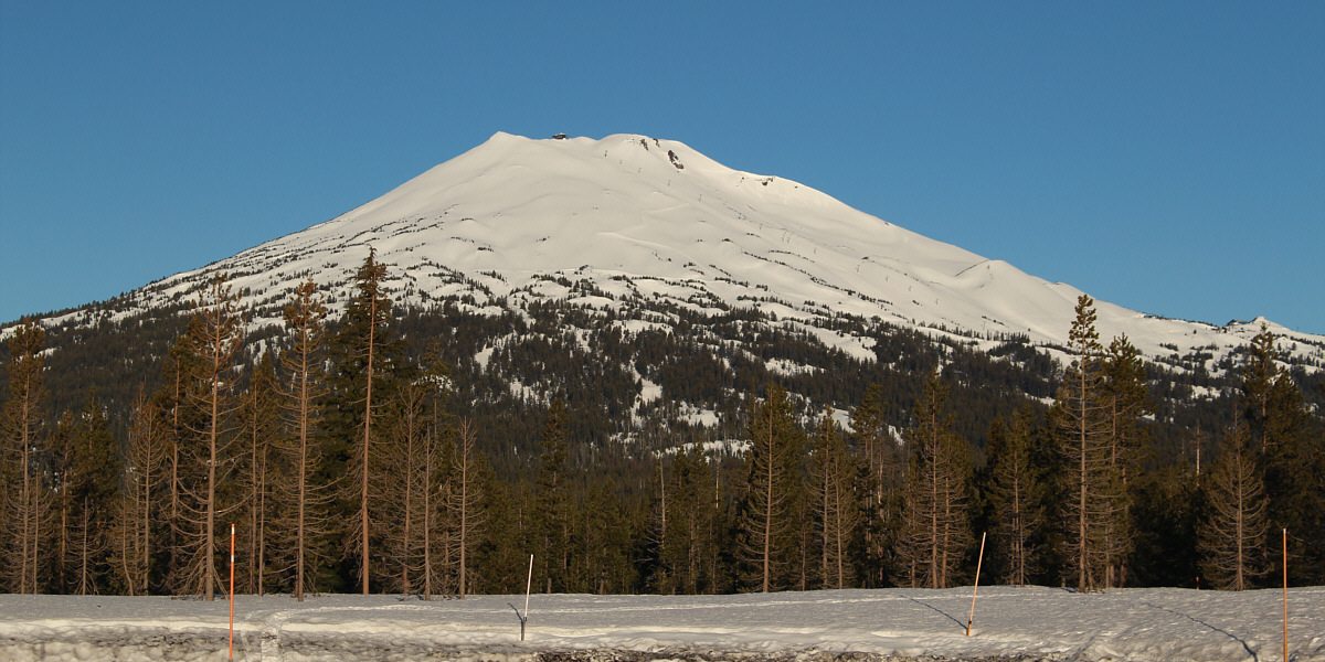 This is the kind of day you want to climb a Cascade volcano!