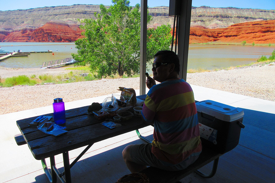 The hot sun is really unbearable now!