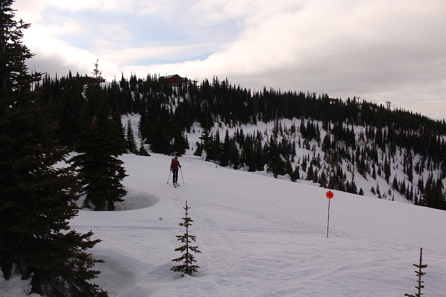 The bowl to the right looked very tempting to ski down!