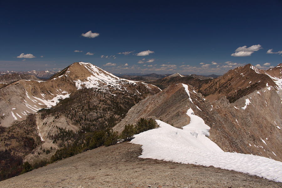 Looks like an easy scramble or even ski ascent!
