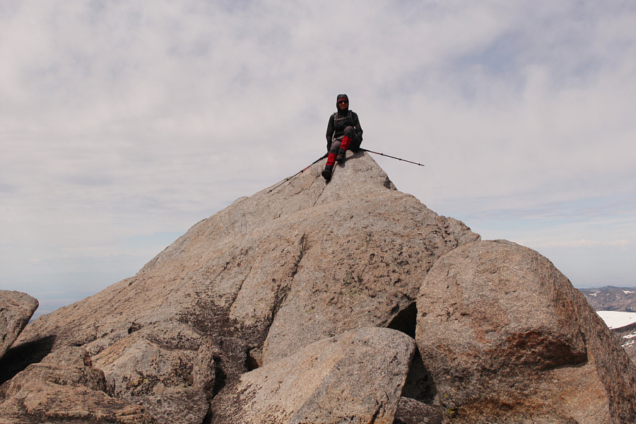The sub-peak is more sexy-looking than the true summit!