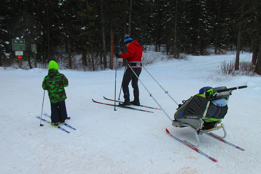 It's tempting to hang on to the back of the chariot!