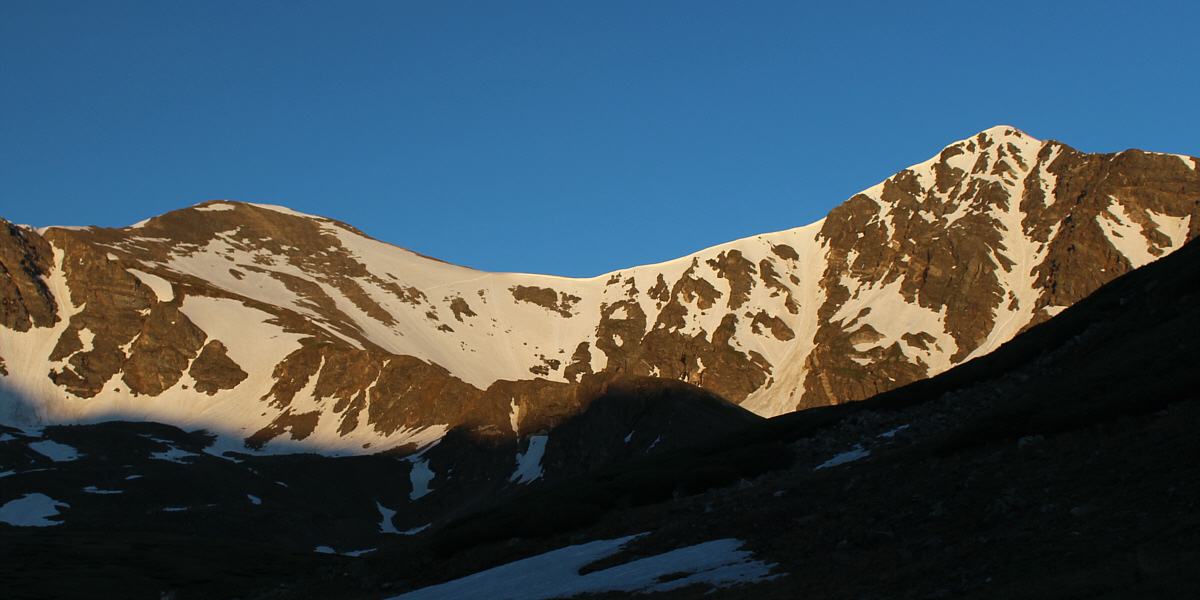 Looks like there are still some good lines to ski!