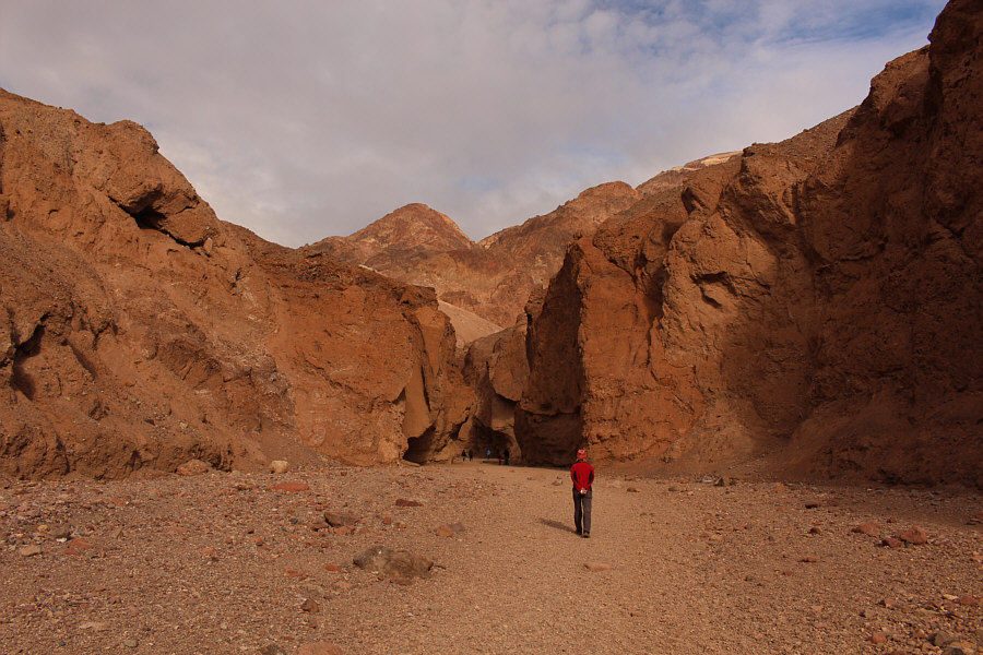 This hike is so short that Zosia didn't even bother to carry her pack.