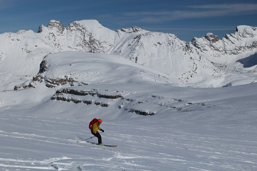 The broad peak in the foreground looks like another enticing ski tour...