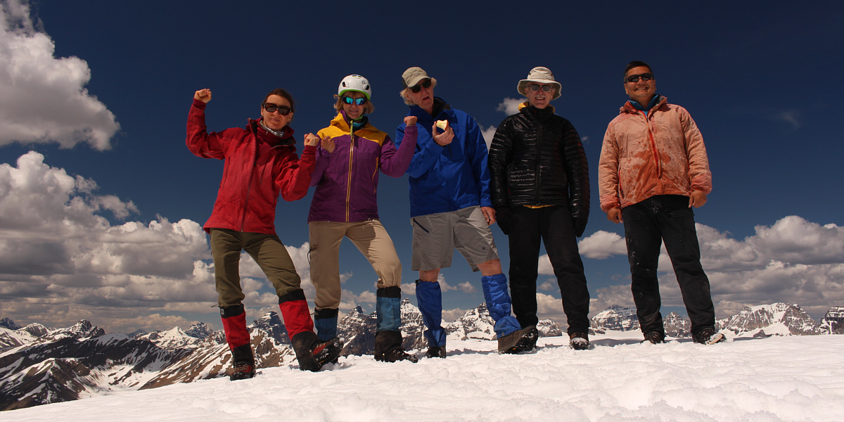 The girls wanna fight!