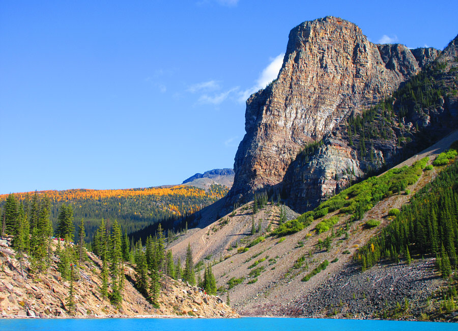 Look at all them frickin' tourists on the rock pile at bottom left!