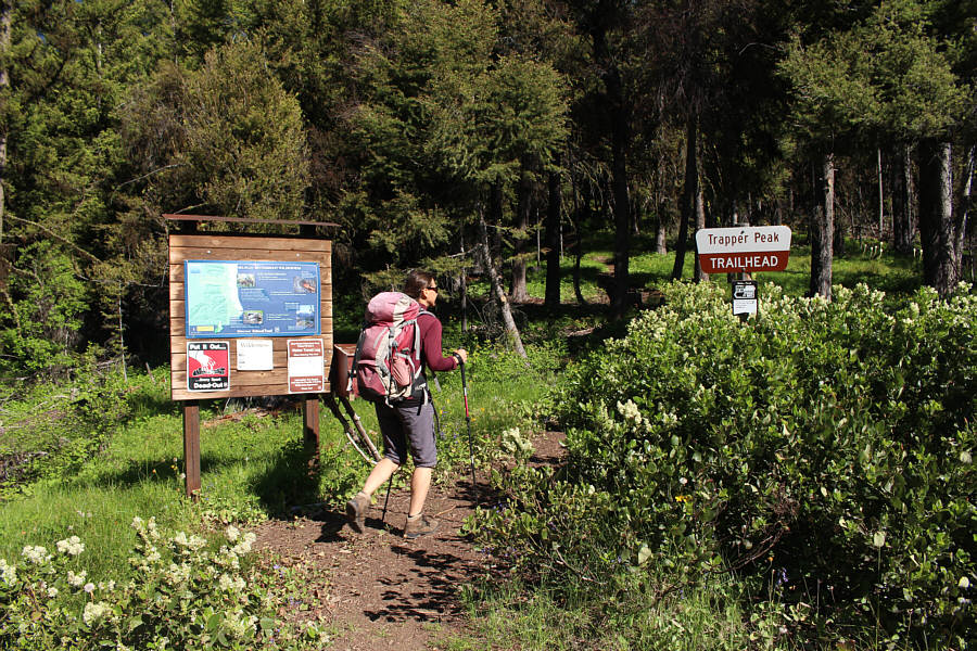 Unfortunately, there are no toilets at the trailhead.