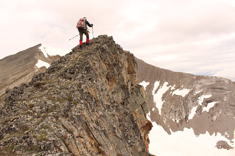 A bit of easy scrambling and lots of nice ridge walking.