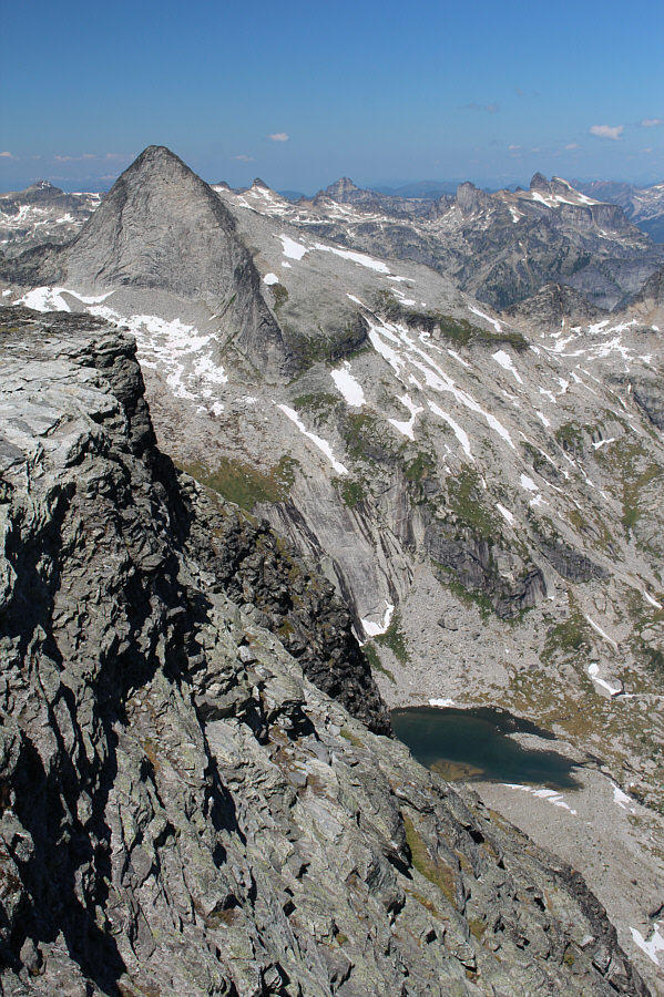 The climbers' descent route still looks a bit daunting here!