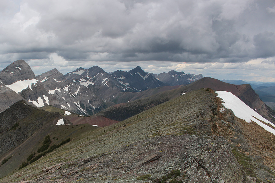 Surprisingly, most of the other prominent peaks here along the Continental Divide are unnamed.