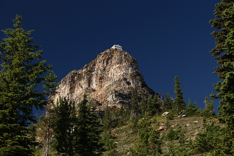 Actually, the lookout building can even be seen from the trailhead.