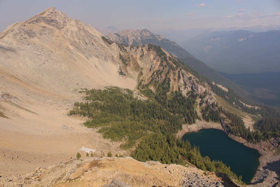 The unnamed peak at left looks like it would be an easy but tedious scramble.