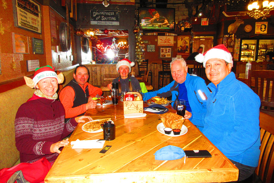 Smacznego! Bon apptit! Eet smakelijk!