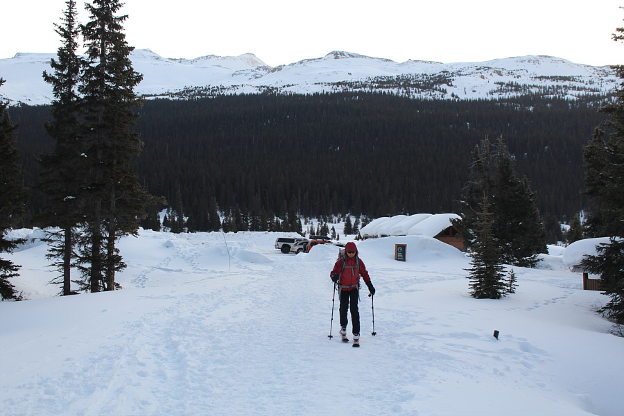 Staying the previous night in Lake Louise, we only had to drive for about half an hour to get here and start skiing. Luxury!