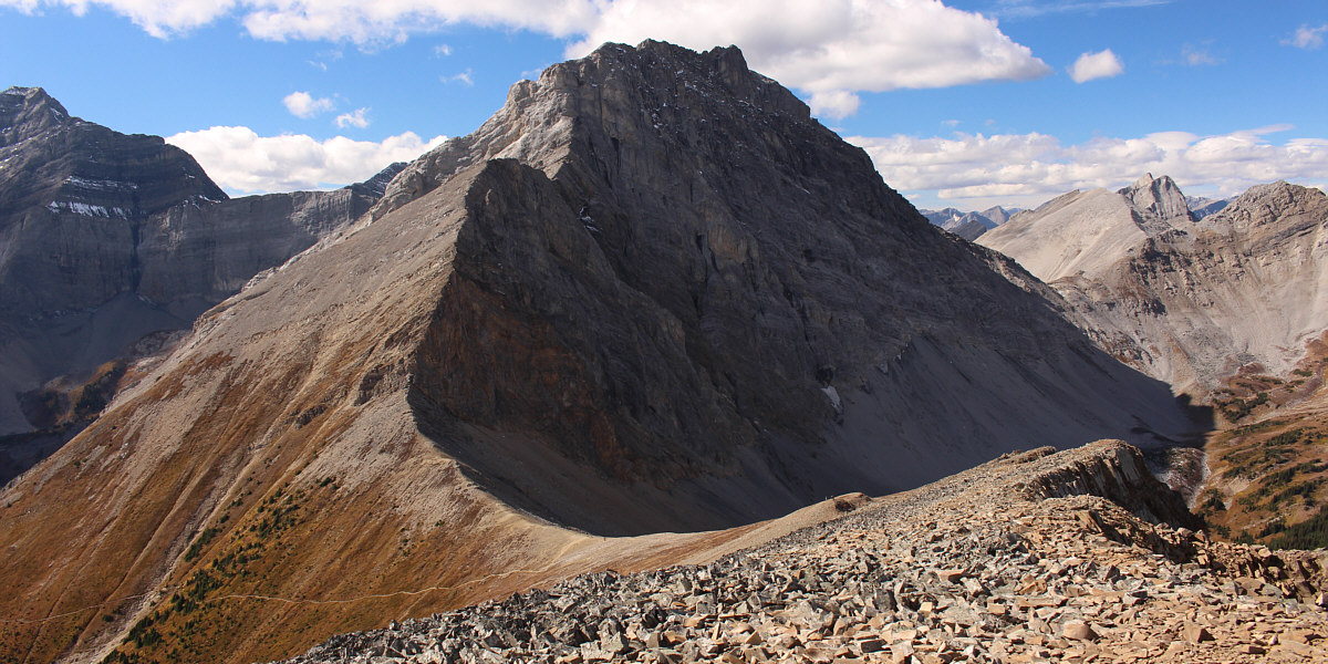 This peak really needs a colourful name!