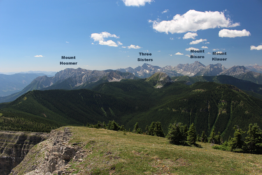 That unnamed peak in the middle ground right of centre looks very intriguing...